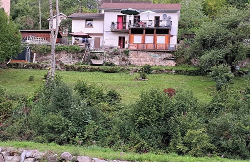 Fontenoy-le-Chateau Appartement | Gite on the Canal L'Est and the Coney River