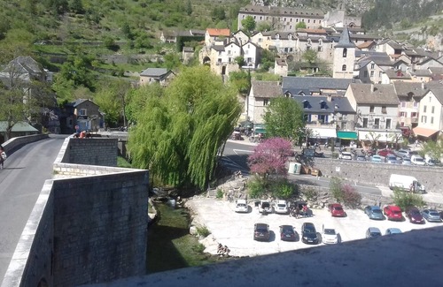 Sainte-Enimie Appartement | Gîte Panoramix au bord de la rivière