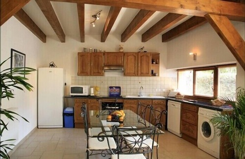 Mondon Cottage | Gîte à la nuitée de 1 A 6 PERS 72 à &86 M² AVEC UNE TERRASSE A MONDON & PISCINE