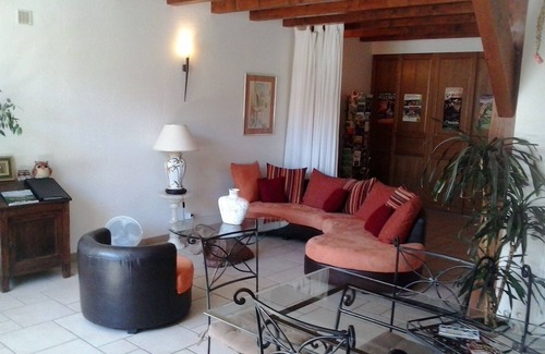 Mondon Cottage | Gîte à la nuitée de 1 A 6 PERS 72 à &86 M² AVEC UNE TERRASSE A MONDON & PISCINE