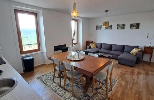 Saint-Cernin Maison | Gite puy Chavaroche met uniek uitzicht
