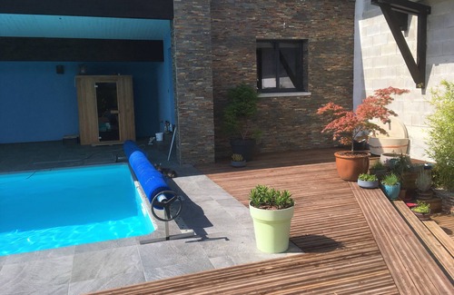 Dampierre Cottage | Gîte RANCH 38 m2 avec terrasse, piscine chauffée, SPA et sauna