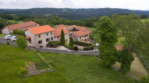 Saint-Pal-de-Chalencon Maison | GITE RURAL RECENT avec GRANDE TERRASSE