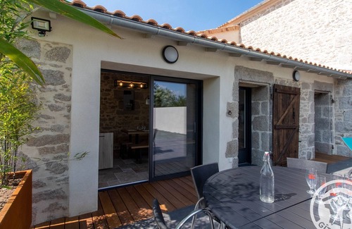 Torfou Cottage | Gran casa rural en Torfou con terraza, barbacoa, bicicletas y cancha de petanca