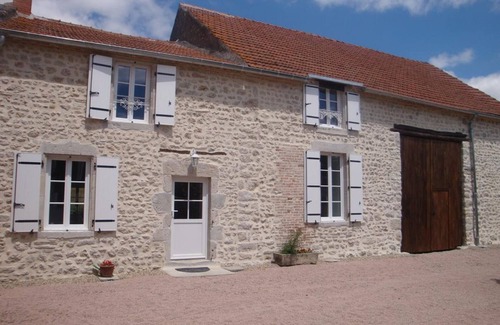 Saint-Priest-d'Andelot Cottage | Gite Saint-Priest-d'Andelot, 2 bedrooms, 4 persons