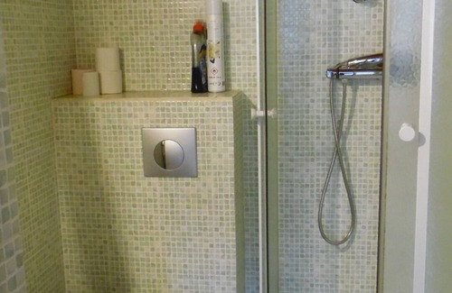 Aveze Appartement | Gîte Sancy, ground floor apartment in bucolic village. Pets allowed