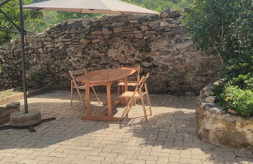 Saint-Just-en-Bas Maison | Gite 10 couchages