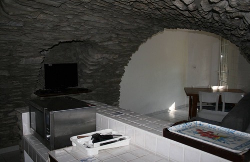 Gravieres Autre | Gite 2/4 couchages dans la grande bâtisse XVIII d'un domaine avec piscine