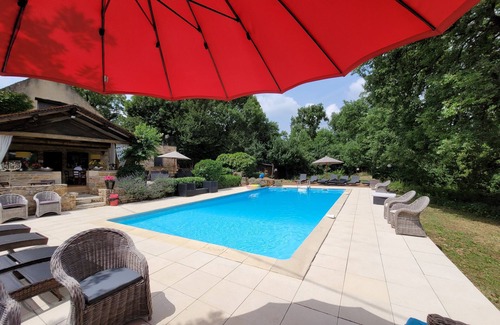 Loze Maison | Gite 4/5 personnes vue imprenable sur la piscine