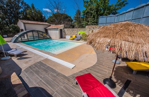 Allegre Les Fumades Maison | Gite avec jacuzzi privatif dans un mas provençal
