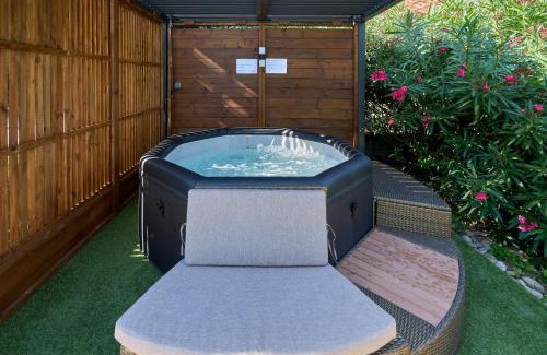 Alzonne Maison | Gite STANDING climatisé avec piscine chauffée et SPA PRIVATIF