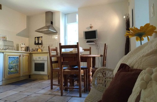 Saint-Jean-de-Valeriscle Appartement | Gîte "Le soleil du Sud" - 2 personnes