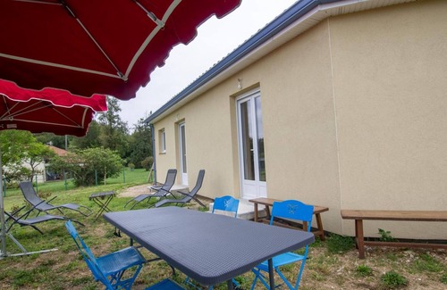Tocane-Saint-Apre Cottage | Gite Tocane-Saint-Apre, 2 bedrooms, 4 persons