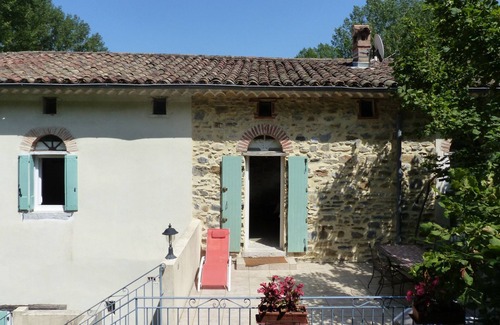 Anduze Appartement | Gite tout équipé dans un mas avec piscine et vue sur la "Porte des Cévennes"