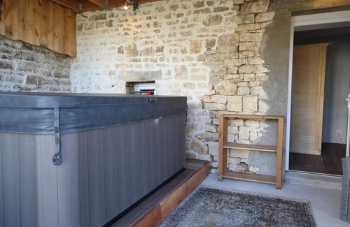 Traves Cottage | Acogedora casa rural con SPA y sauna junto al Saona