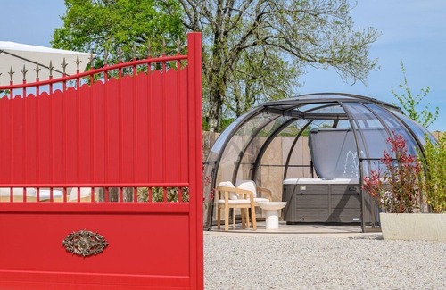 Saint-Sauveur-le-Vicomte Maison | Gîte with jacuzzi sleeps 4