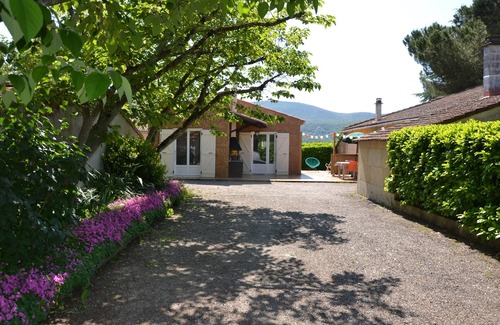 Lagorce Cottage | Gîte avec barbecue et terrasse clos à proximité de commerces et de rivières