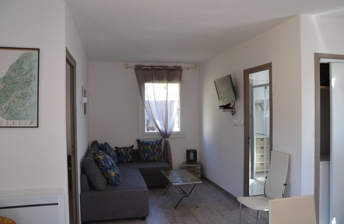 Lagorce Cottage | Gîte avec barbecue et terrasse clos à proximité de commerces et de rivières