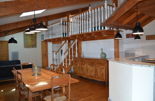 Prisse-la-Charriere Cottage | GITE AVEC PISCINE COUVERTE ET CHAUFFEE (3 ETOILES)