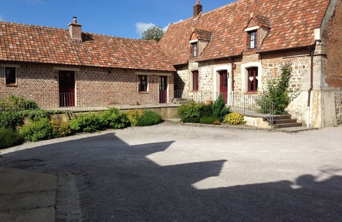 Tingry Maison | Gite avec piscine au Domaine Du Vieux Chateau à Tingry sur la côte d'opale