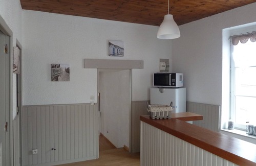 Saint-Vaast-la-Hougue Appartement | Gîte avec terrasse, abritée du vent, sans vis à vis, à 200m d'une belle plage..