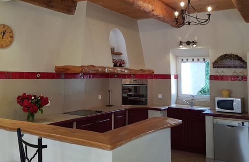 Raissac-d'Aude Maison | Gîte avec: jardin, BBQ, piscine, spa, tennis, salle de sport, idéal famillel