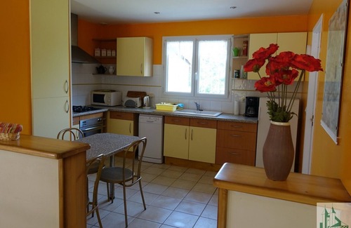 Bournel Cottage | gite avec piscine chauffée et tennis non partagés