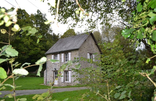 La Baconniere Cottage | Gîte avec étang en Mayenne aux portes de la Bretagne et de la Normandie