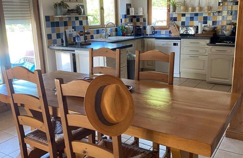 Fontanes Maison | Gîte with private swimming pool, 2 bedrooms, sleeps 4, shady garden