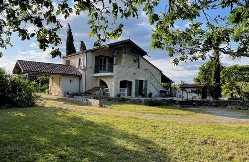 Fontanes Maison | Gîte with private swimming pool, 2 bedrooms, sleeps 4, shady garden