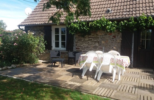 Saint-Martin-Sepert Maison | Gite avec son SPA (jaccuzi) détente assurée