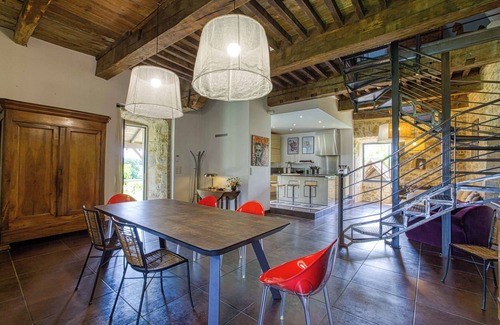 Sainte-Croix Maison | Gite with swimming pool le Bervic