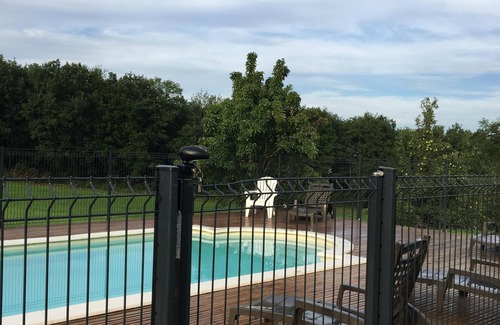 Camarade Cottage | Gîte avec piscine et vue sur les Pyrénées