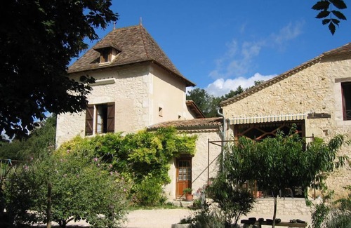 Eymet Cottage | Gîte avec piscine, campagne et wifi 8 personnes et 2 bébés, animaux de la ferme.