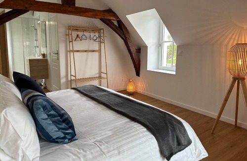 Yvre-l'Eveque Cottage | Gite Yvré-l'Évêque, 6 bedrooms, 15 persons