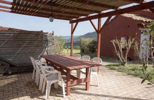 La Celle-sous-Gouzon Maison | Gites au Cœur de la Nature, Piscine et Vue sur le Lac du Salagou