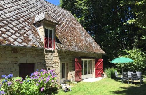 Saint-Julien-aux-Bois Maison | Gites Chateau le Bois