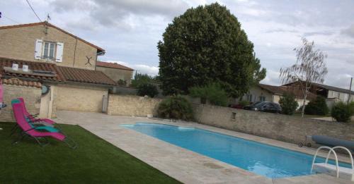 Prisse-la-Charriere Villa | Gites la Marquise