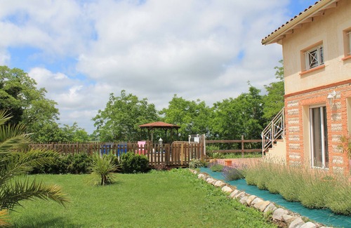 Latrape Appartement | Gites Ushuaia avec piscine extérieur