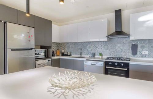 Dekwaneh Appartement | Gitta 2 Bedroom Apt In Tower Forty Four