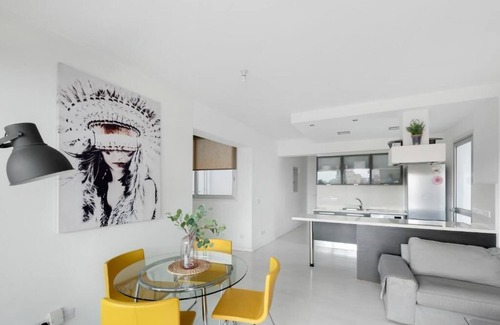 Lykabittos Appartement | Glabur Stays - The Fabulous 2 Bedroom Apt, City Center