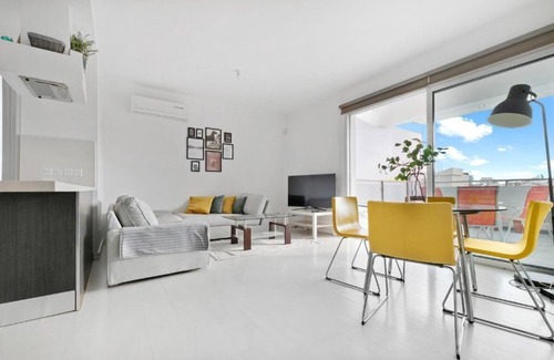 Lykabittos Appartement | Glabur Stays - The Fabulous 2 Bedroom Apt, City Center