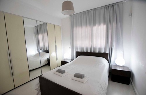 Lykabittos Appartement | Glabur Stays - The Fabulous 2 Bedroom Apt, City Center