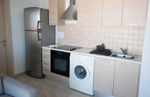 Lykabittos Appartement | Glabur Stays - The Sunny Atelier - Nicosia City