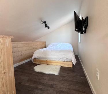 East Glacier Park Village Cabine | Glacier Alpine Lodges