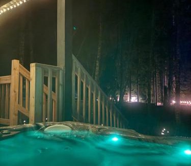 Ashford Maison | Glacier Run, Hot Tub, Sauna,Movie Theater, WiFi, EV
