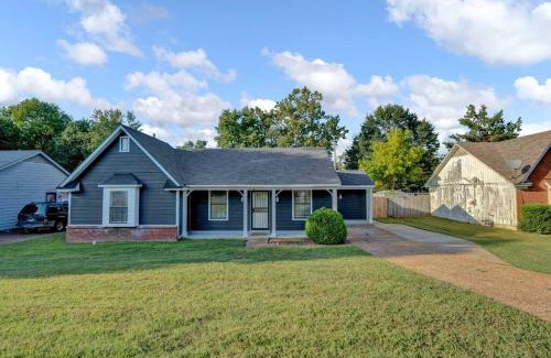 Ellendale Maison | Glamorous 3BR 2BA house w/large fenced backyard