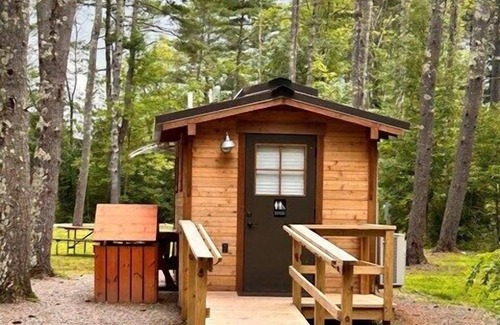 Gilboa Cabine | Glamp Under Stars in the Heart of the Catskills