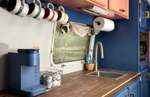 New Market Maison | Glamping adventure at the base of the Blue Ridge. Pet friendly, close to it all.