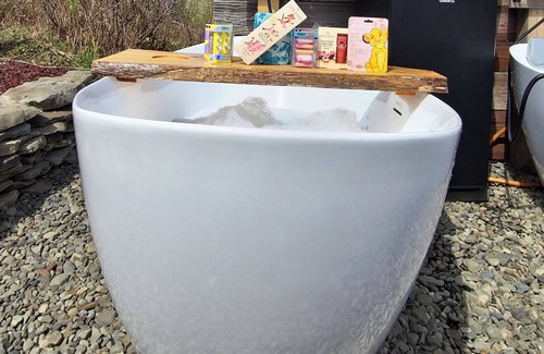 Mount Vision Location De VR | Glamping at Coyote Hollow Park Family site now with soaking tubs*!